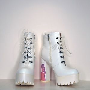 HUSTER WHITE FLAME BOOTS